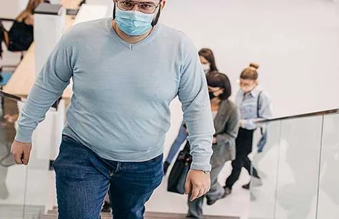Anche piccole attività come salire e scendere le scale per almeno 3 minuti abbassano la glicemia: da fare tutti i giorni