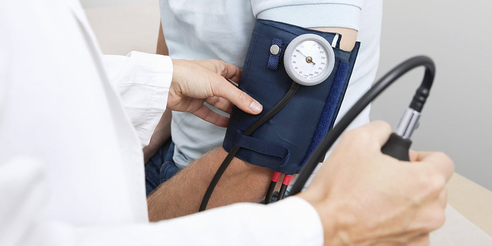 Misurare pressione arteriosa-161139863