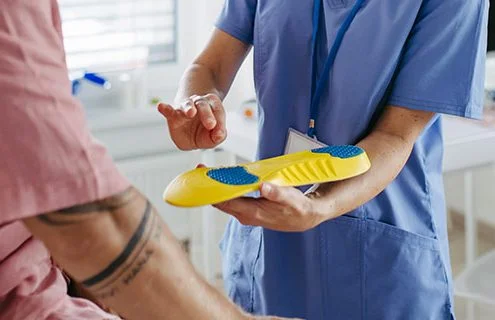 Piede diabetico: proposta FAND per inserire le scarpe di serie nei LEA