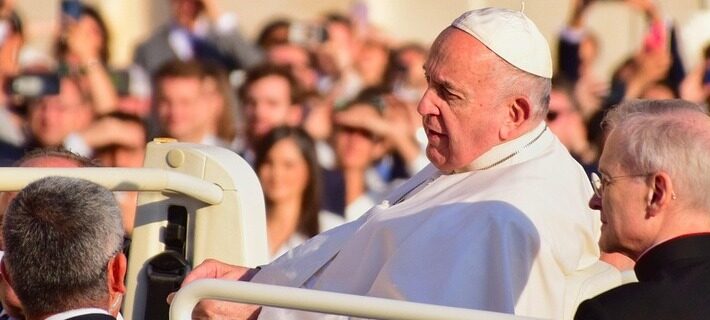 La salute come diritto universale: l'eredità viva di Papa Francesco nel cuore delle YMCA